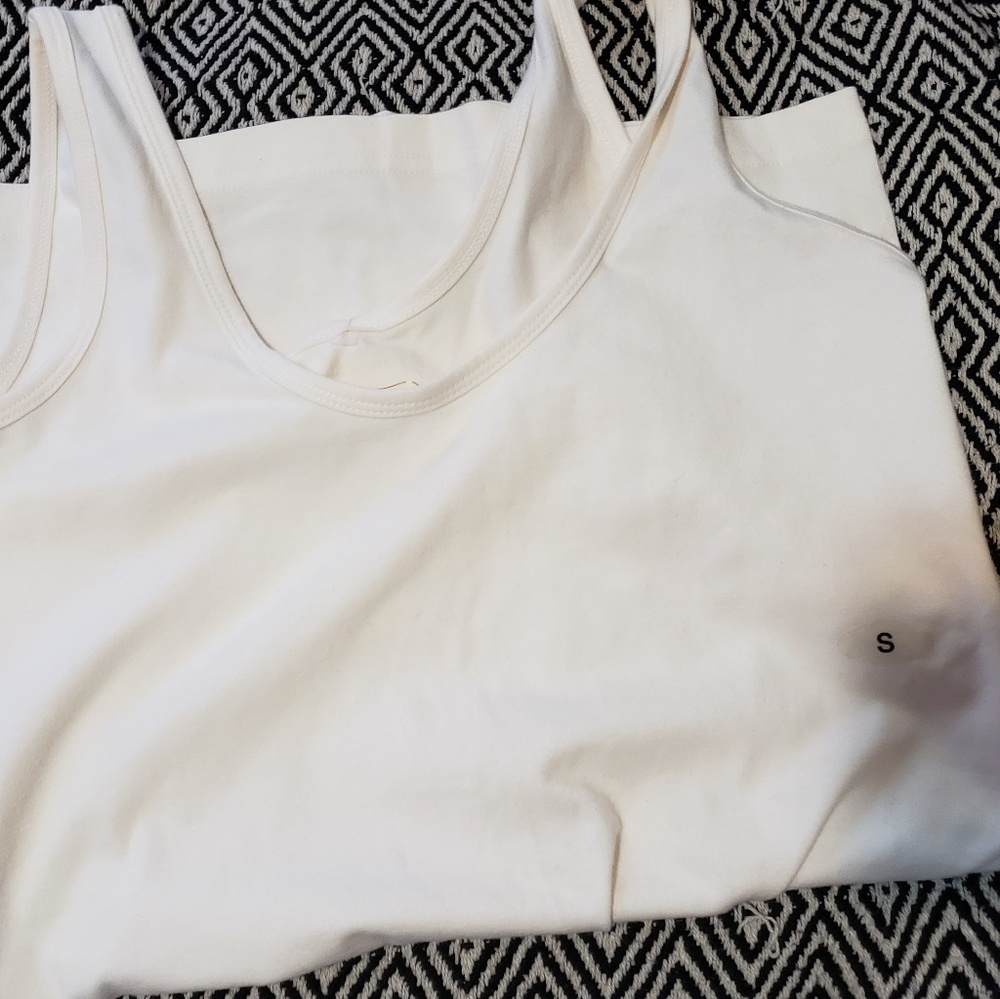 4 cotton undershirts - Picture 5 of 5